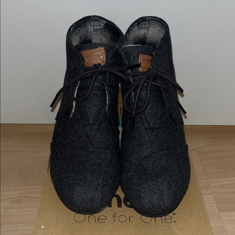 Toms Charcoal Gray Wool Lace-Up Boots